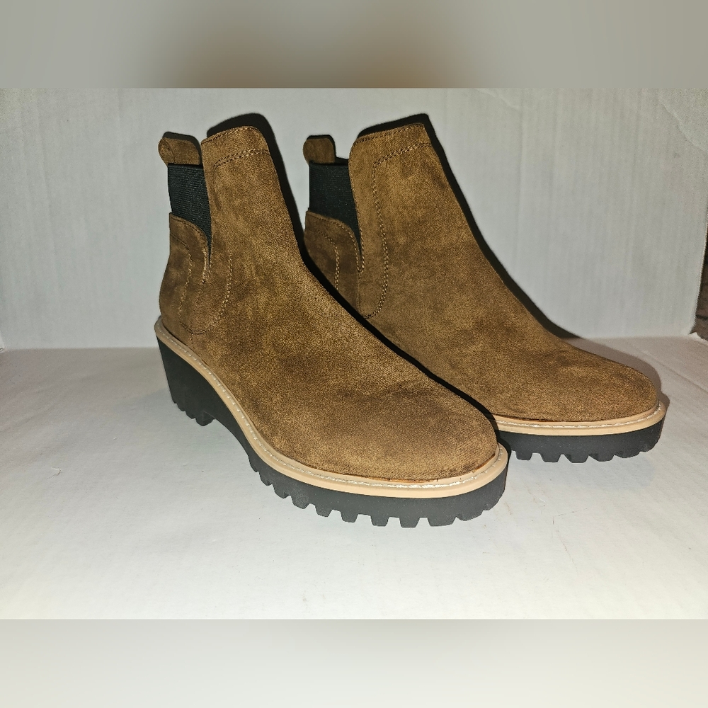 NWOT Dolce Vita Rango Booties Sz 9 Brown